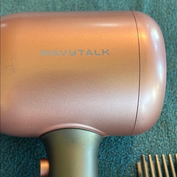 Wavytalk Professional 1875W Rose Gold Hair Dryer with Attachments - Picture 5 of 6